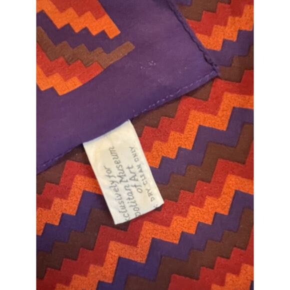 Metropolitan Museum Of Art Silk Scarf Luxury Designer Art To Wear Retro MCM - Picture 5 of 6